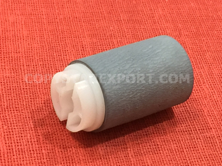 PAPER FEED ROLLER WITH HUB